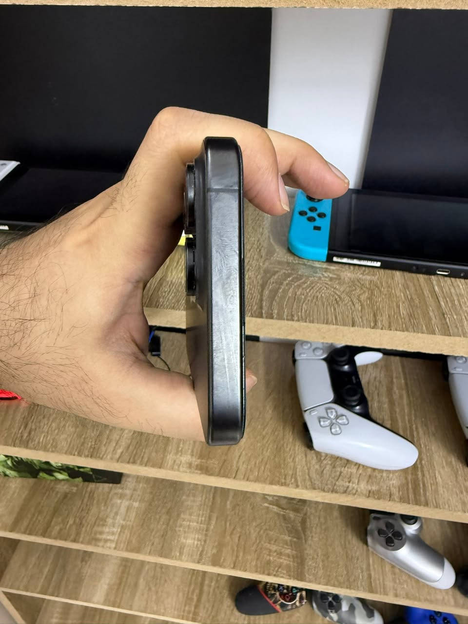 آيفون ١٥ برو ماكس
شريحة إلكترونية
اللون الأسود 
بطارية ٨٥ 
النظافة ١٠٠ بالميه 
السعر ٨٧٥ الف 
مكاني بغداد /الشرطة الرابعة 
واتساب ***********
