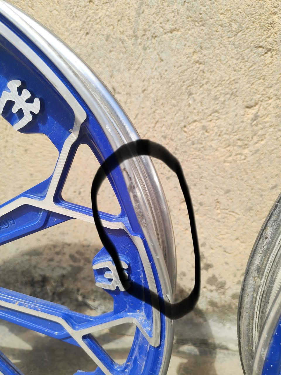 السلام عليكم جوز وياله لبيع بس ويل ألمامي بي طخه خفيف مكاني قريه الرفيله


**إذا كنت صاحب هذا الإعلان وتريد حذفه لأي سبب، رجاءا أرسل رسالة إلى الدعم الفني**