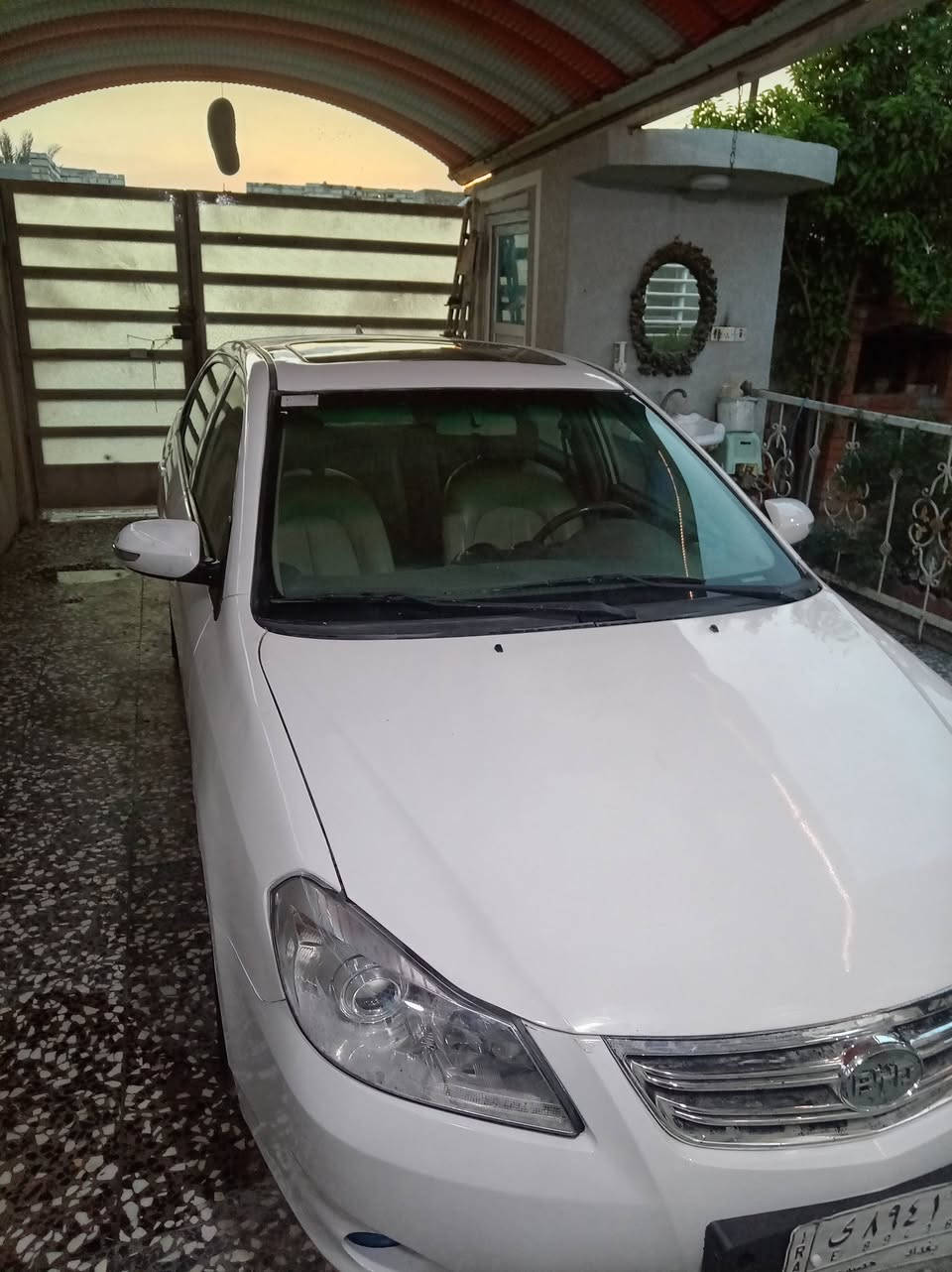 السلام عليكم سياره بي واي دي للبيع موديل 13 بيه مكانات صبغ رقم بغداد محرك كير بدلي تبريد شغال تخم تاير مكان بابل السعر 47 الاتصال***********
