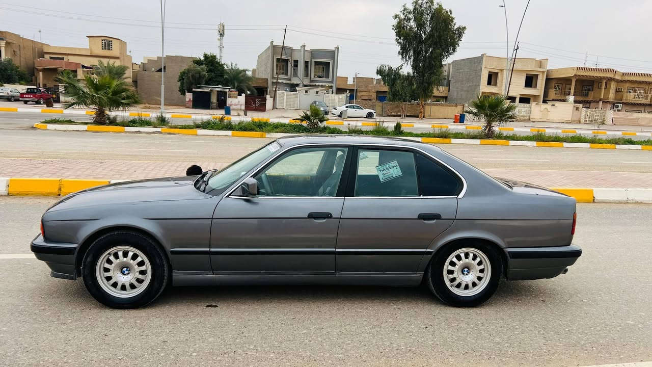 سلام عليكم
للبيع بي ام 525 رقم بغداد انكليزي بأسمي شرط التحويل 
كير ومحرك مسكر مكفولات
صدر جديد
سلايت روف شغال
غرفه حلوه
جام امامي شغال
صبغ عام جماليه بدون ضرر
السعر60 وبيه مجال
مكان السياره تكريت
الاستفسار الاتصال ع
*********** بيه واتساب
