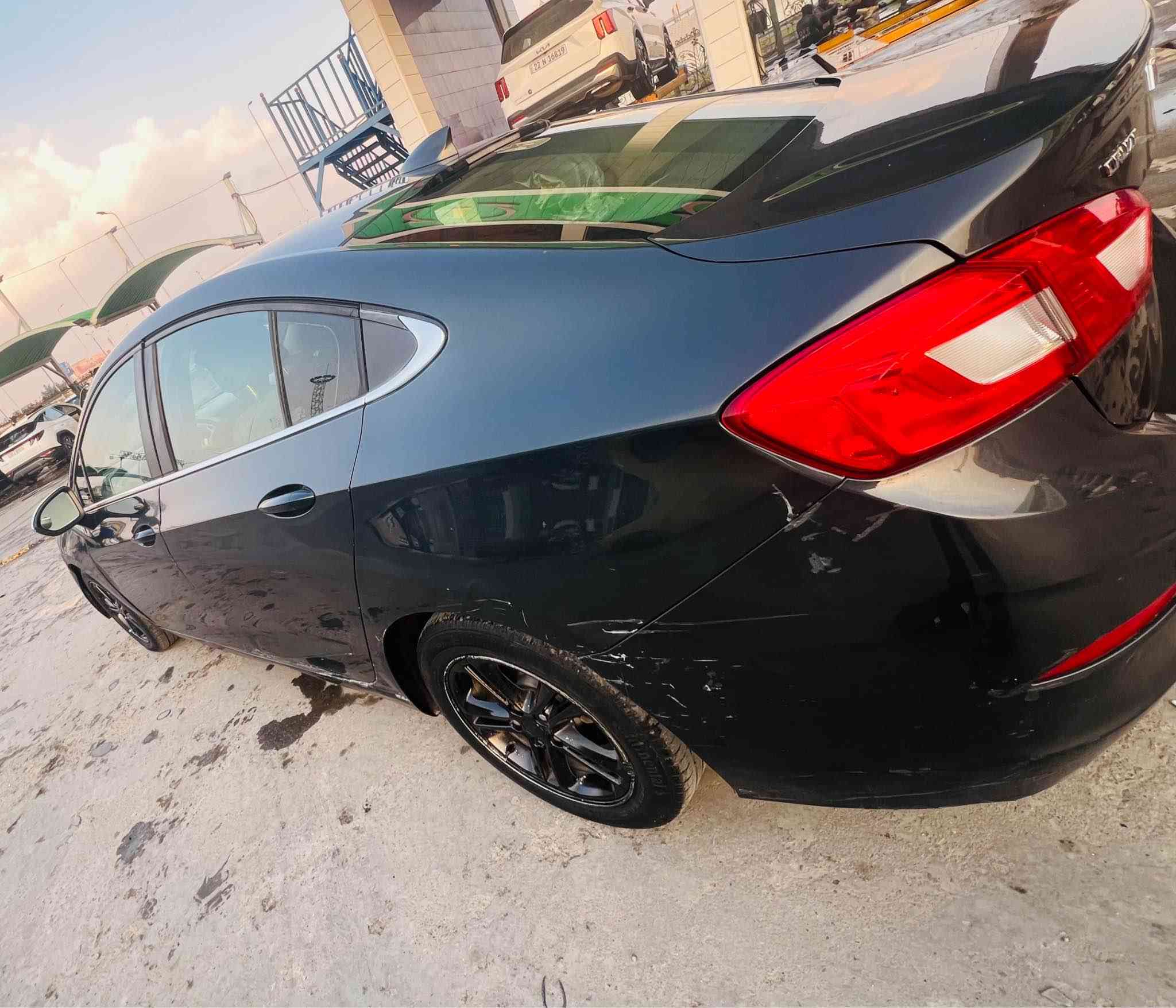 سلام عليكم كروز موديل 18 السياره جاهزه كير محرك تبريد حداده بيها قطعتين صبغ حادث امامي مو قوي السياره ستخدام شخصي رقم بصره السنويه جديده بيها كم طخه 
السعر 86
مكان السياره بصره 
الهاتف *********** البصرة, العراق
