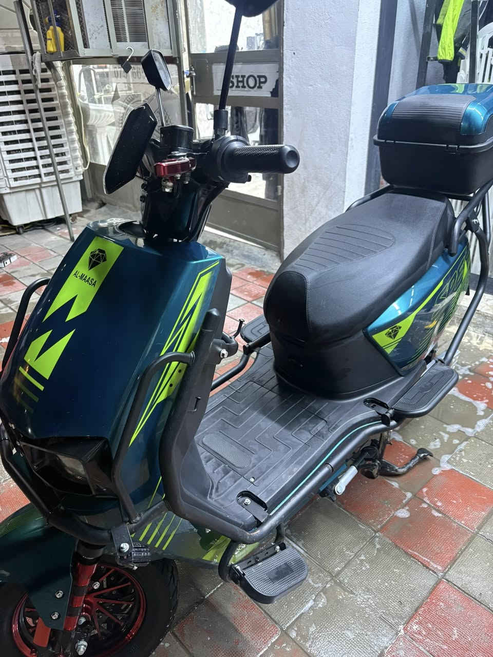 السلام عليكم دراجه شحن للبيع البطاريات زينات يقرن 10 كلهن فقط بطاريه وحده مبدله جديده واصليه وهم تقرا 10 تجي تفحصه وتتأكد السعر 650 الف وبي مجال ***********
