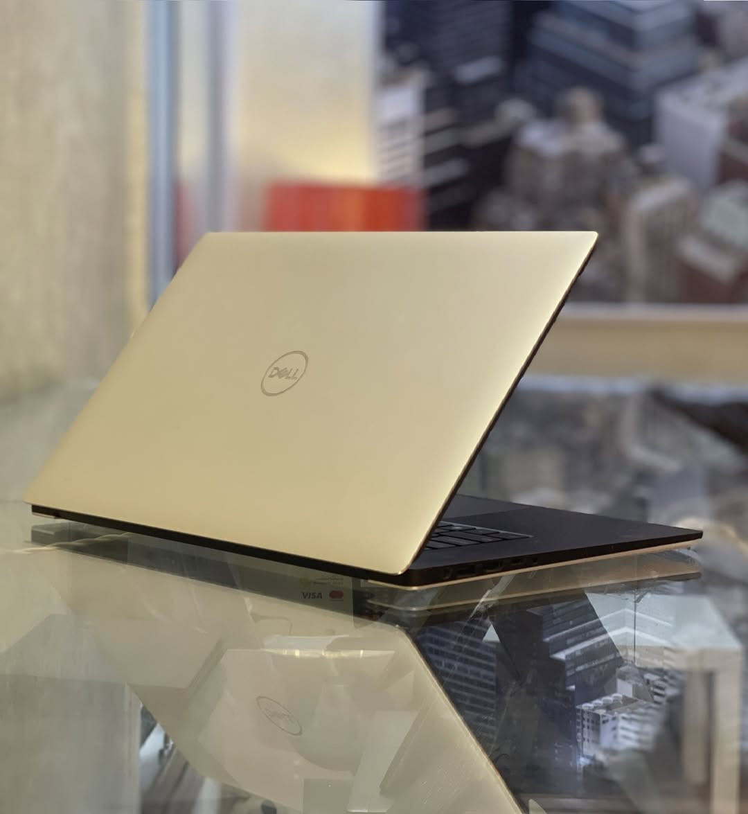 الأشيك والأقوى والأخف في فئة الديل (الوورك ستيشن)❤️🔥 

لابتوب سلم Dell Precision 5540 

المحتاج العاب قوية و شغل ثقيل و شكل أنيق و وزن خفيف .. ديل حققت المعادلة في هذا اللابتوب المميز.

#أقوى_معالج كور i9 / جيل 9 / أعلى فئة H المُصمّمة للإلعاب والتصاميم

(شكد قوي كور i7 فئة H .. تخيل كور i9 فئة H شلونه؟) صاروخ بمعنى الكلمة، ويفتحلك الألعاب والبرامج الثقيلة بكل سرعة وسلاسة بدون أي تقطيع.

رام 16 كيكا DDR4 

هارد 512 نوع SSD - NVMe (أسرع من SSD العادي إللي هو أصلاً سريع)!!

#كارتين_شاشة

كارت شاشة داخلي Intel UHD Graphics حجم 8 كيكا 

كارت شاشة خارجي NVIDIA Quadro T2000 (فئة GDDR5 أقوى و أعلى فئة بالكوادرو) حجم 4 كيكا 

شاشة كبيرة 15.6 Full HD (بيها تشبع لوني قوي + حوافها سلم)

تحتوي على منفذ تايب سي (  ثندربولت ) 

وايفاي 6 

كاميرا FHD 

صوت محيطي رهيب

#برامج_منصبة_باللابتوب:

- الاوفيس كامل

- مجموعة الادوبي 

- برامج مشاهدة افلام ومباريات كرة القدم (شبكتي و سينمانا) 

- مواقع تواصل اجتماعي 

- كيم لوب

- ستيم 

- الاوتوكاد 

#السعر 890 ألف مع #سيت_ملحقات (حقيبة + ماوس + ماوس باد + هدفون + الشاحن)

بغداد حي العدل (توصيل #مجاني بكل العراق)

للتواصل واتساب ***********
