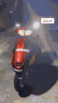 السلام عليكم دراجه فراشه نضيفه كهربايات كله شغال سلف هندر مكينه خرسه اشاير كلوبات كله شغال ماكو اي نقص تايرات جديده مكينه ما مفتوحه برغي بيها السعر 400 وبيها مجال حك الجيه راسلني أو اتصل *********** المكان الخالص هبهب
