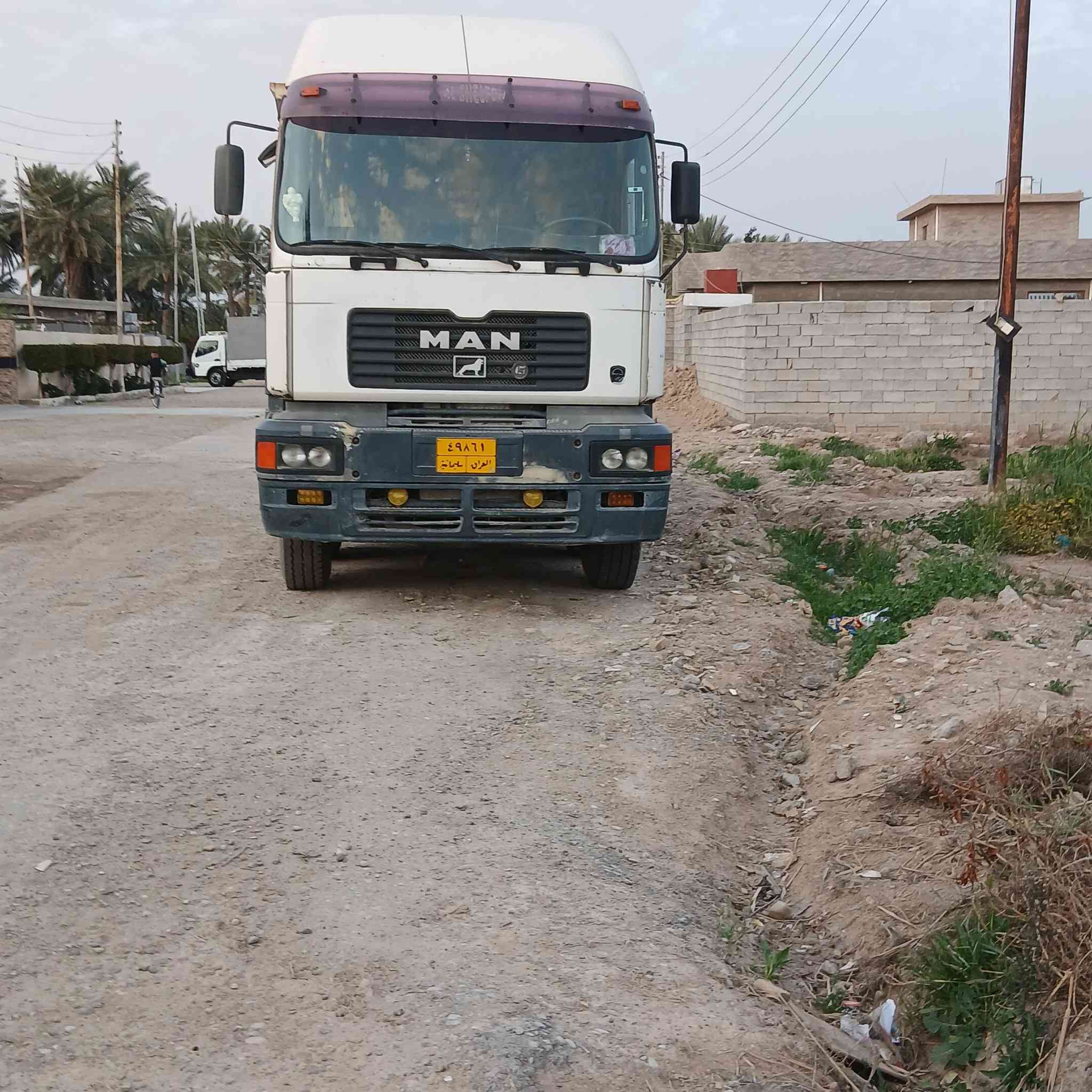 السلام علیکم البيع مان صقر عكرب مديل 2001 رقم الهاتف ***********
