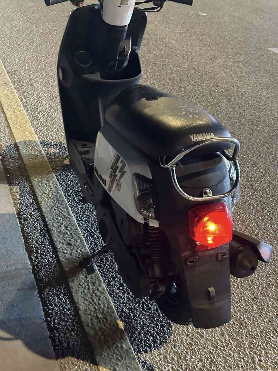 بوليسي مسطرة ٢٠١٤ حاوية كفالة مابيها قطرة صبغ
الدراجه قبل يومين طلعتها من المعرض والوصل موجود السعر مليون و٢٠٠ وبيها مجال بسيط


**إذا كنت صاحب هذا الإعلان وتريد حذفه لأي سبب، رجاءا أرسل رسالة إلى الدعم الفني**