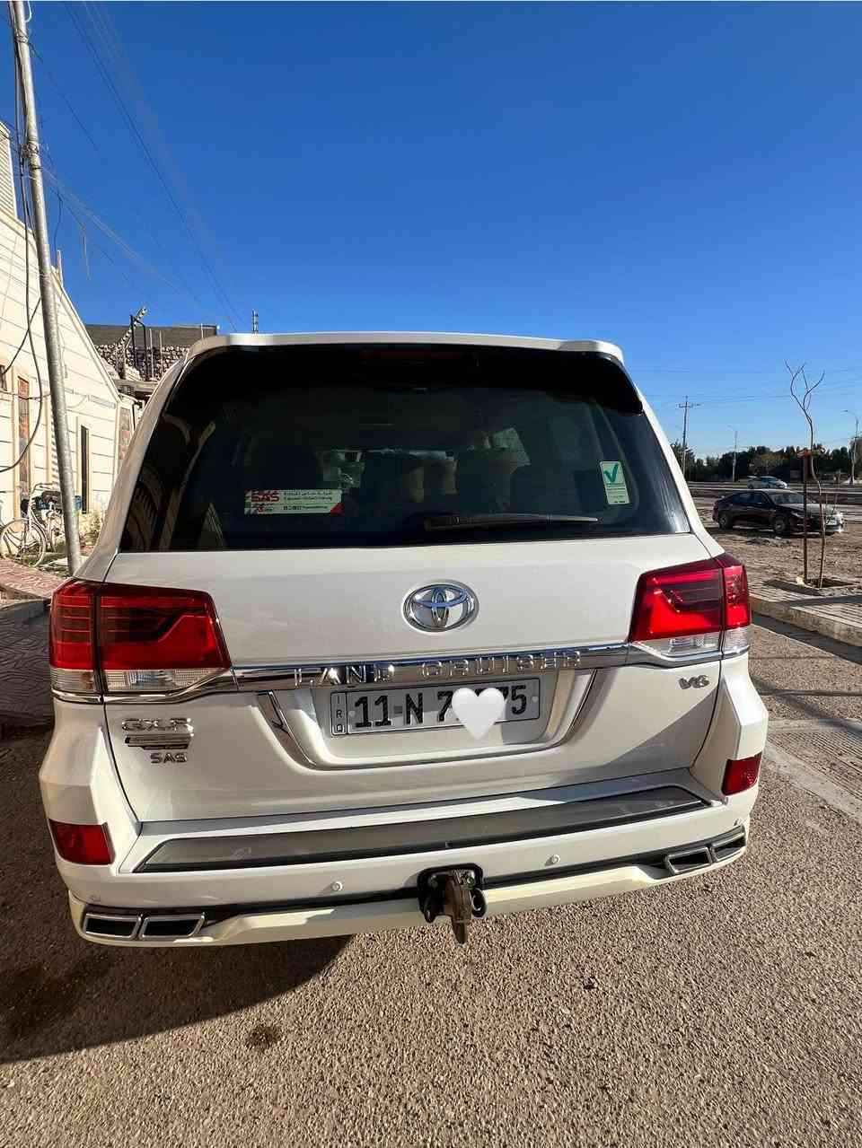 السلام عليكم
تيوتا لاندكروزر ٢٠٢٠ للبيع GXR ماشيه63 الف

فول مواصفات شركه SAS كشنات كهرباء تحكم ستيرن جهتين كيجات لكزز محرك سته سلندر مكفوله كفاله عامه من ضربه وصبغ ورصعه وبارد وتبديل من كلشي سياره جديده وغرفته نظيفه جداً سياره حلوه واحله من الصور  بعده ع وضع الشركه سعره 635 وبيه مجال حك جيه مكان الانبار الرمادي 

تواصل ***********
