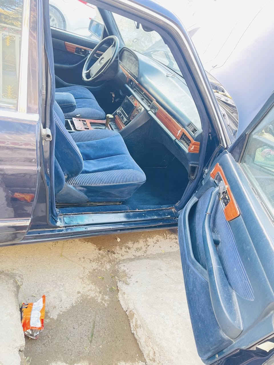 سلام عليكم شلونكم شباب مرسدس رئاسي للبيع او مراوس حسب لقناعه لو نيلي مكينه كير بلاد خير من الله لا تنقيص ولا تبخير رقم بغداد نكليزي لا ضربه ولا طخه بيه بس بل باب معجون  او بيه معمرات هلالت فقط لباقي كلشي مابيه دامه كامله للمكينه سيارة خير من الله كلشي مذب عليه كسل كاردن جديد خير من الله سعر 65 او بيه مجال بصيط مكان سياره ديالى بعقوبه مامتواجد عل فيس دك او بيك خير او ادلل ***********
