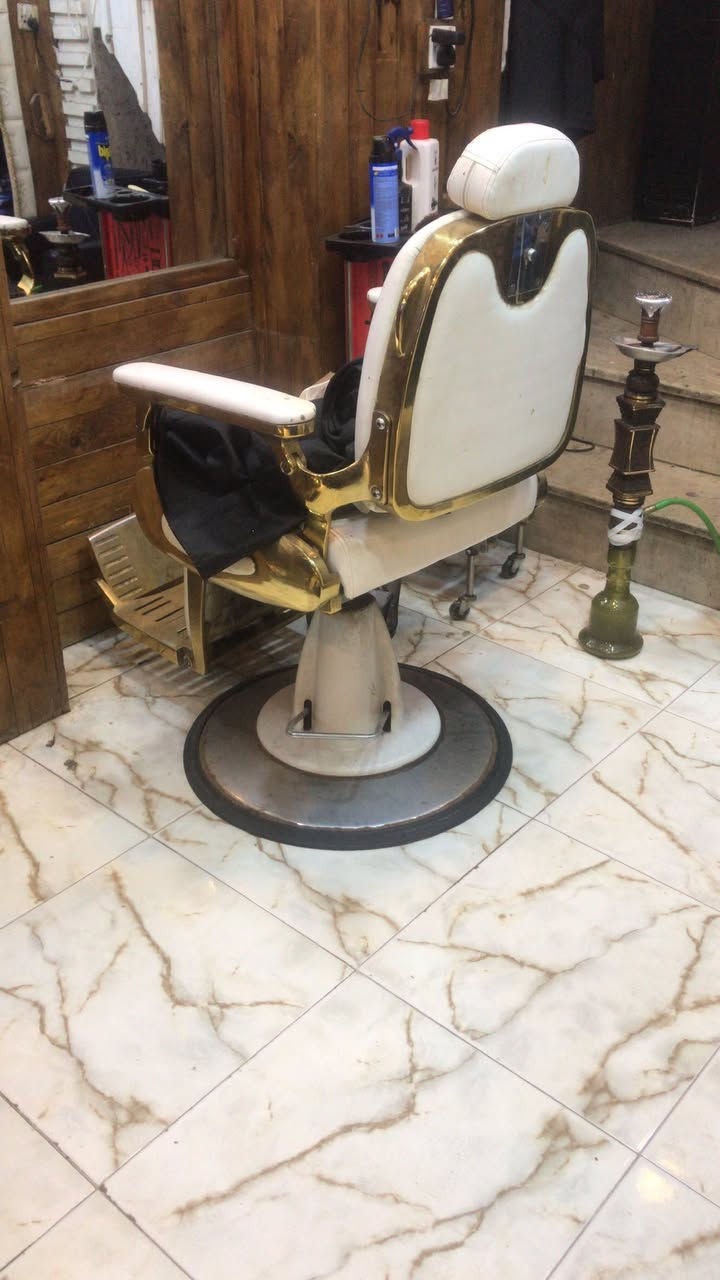 كراسي للبيع ملكيات المكان الكراده عرصات ***********
