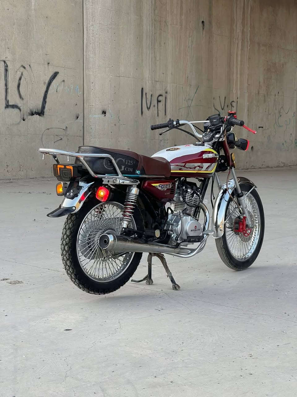 السلام عليكم درجة البيع  موديل ٢٠٢٤سونك محرك كبس اصبانه ما مضروب درجه صفر السعر ٥٧٥ وبيه مجال المكان كركوك ٥٥ الرقم *********** منفيس موجود
