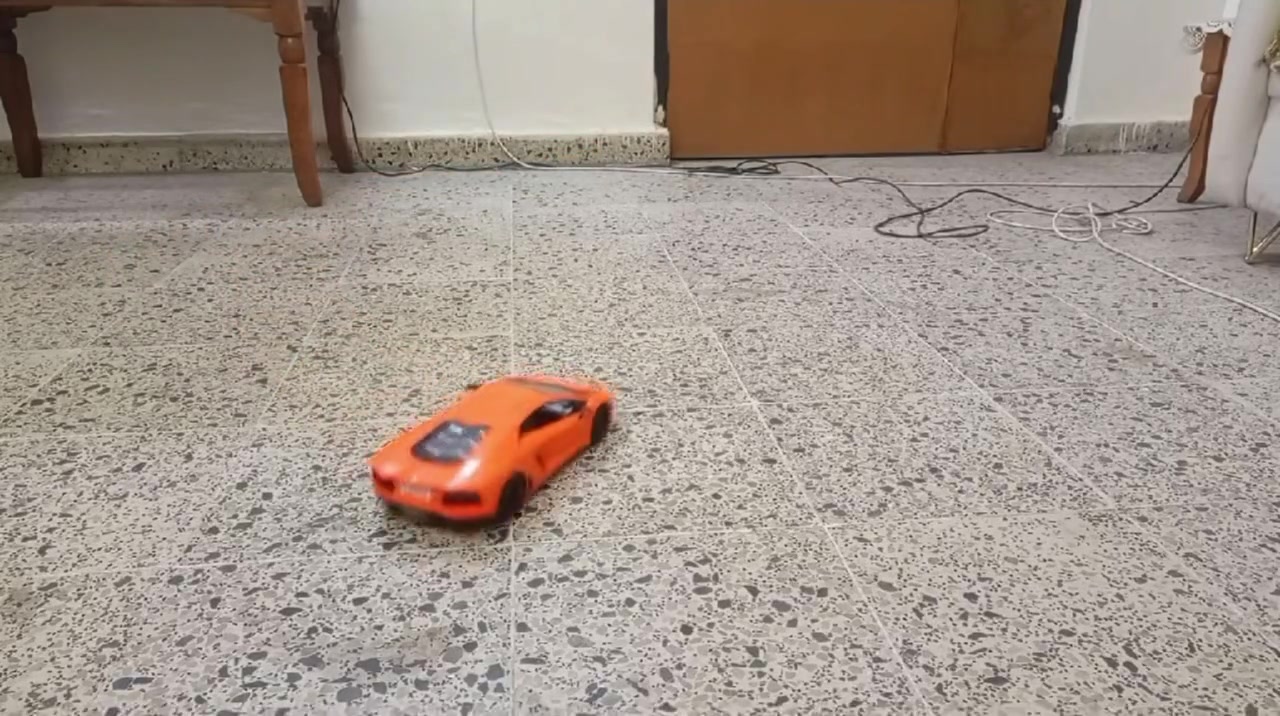 سيارة لامبورغيني عالريموت حجم كبير ٣٥ سم شحن و بيها إنارة .. كلش سريعة و نشطة لون مشمشي مثل ما موضح بالفيديو ب20
يوجود خدمه توصيل 
***********
