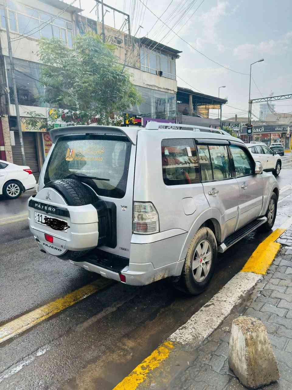 السلام عليكم #بيع او #مراوس
#مراوس دوج دارنكوا او كرفان او شوفر ليت اي شي ٧ راكب موديل فوق ٢٠١٠
#باجيرو #للبيع او #مراوس. 
موديل 2008 بغداد رقم انكليزي
المحرك 3000 . ماشية 175 الف .
اللون رصاصي .الرقم انكليزي حديث.  سنويه لل 2028 السيارة بأسمي تحويل على طول المواصفات . تحكم ستيرن . تبريد 3 قطع فول . شاشه لمس . كامرة خلفيه . حساس بگ . مرايات شفط . سلاد روف ( فتحه سقف بنوراما ) . مثبت سرعه كروز . ثلاجه بل فرس.7 راكب .انارة زنون عالي وناصي وبلوجكتر . تدفئه وتبريد بلمقاعد .كشنات كهرباء . جام كهربائي وجامه السايق اوتو . قفل الاباواب والنوافذ تحكم جهة السايق . بلوجكتر ضبابي خلفي .الفئه GLS .
شاشات خلفيه بلمقاعد(مفصولات) 
.مانع تزحلق . فتح واقفال الاباواب والمري شفط عن بعد . نضام ازاله الضباب اثناء المطر . مضخه ماء خلفيه . المكان بغداد .   السيارة مسويلها ادامه . محرك جاهز . مبدل بلكات ومنضف نوزلات . ودهنها لكي مولي الالماني . مبدل تخم تاير قبل شهر كير ومحرك وحداديه وكهربائيات جاهزة من كلشي خير من الله
*********** رقمي الخاص مفتوح بكل وقت بيه واتساب
