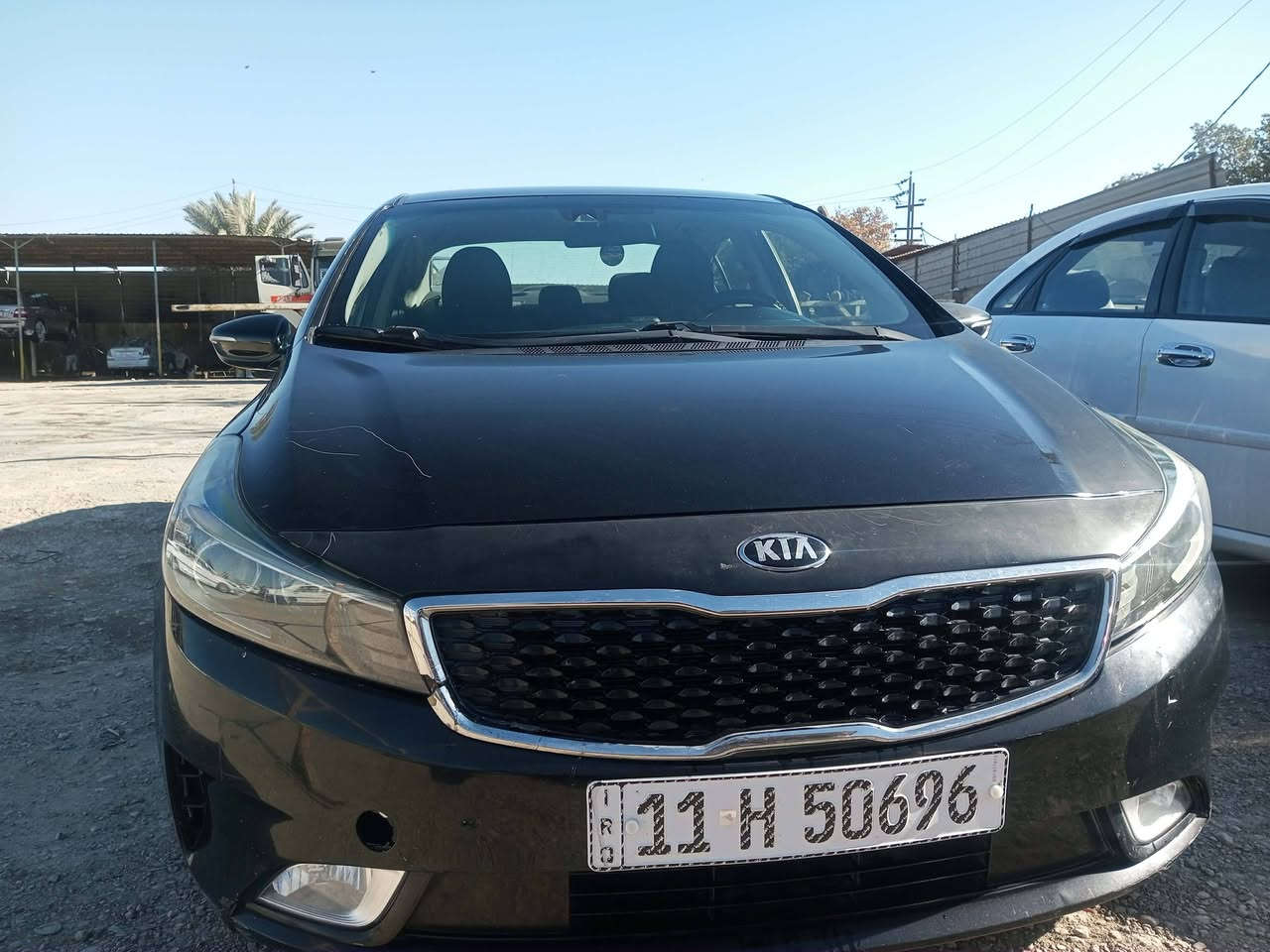 السلام عليكم
كيا فورتي موديل 2017s فوول عدا الفتحة رقم بغداد باسمي قطعة وحدة جهىة السايق الجاملغ الموضح بال الصورة كلير ماشية 129 السيارة بيها كازكيت أبيع على عطلها السيارة تمشي مابيها شي كربلاء شارع السناتر 
*********** باقي التفاصيل على للاتصال
