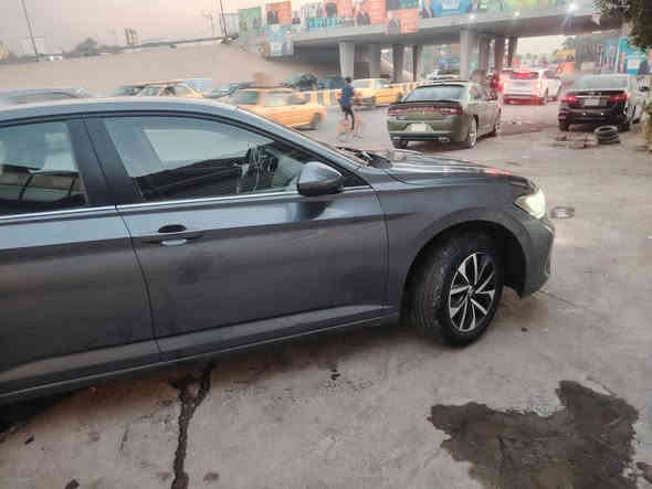 سلام عليكم 

كولف جيتا
موديل 2022
فئت SE  مواصفات معروفه 
محرك 1،5 تيربو
 حادثه وسوناره بل منشور 
سعر 140 
 مكلف بل نشر  
***********
