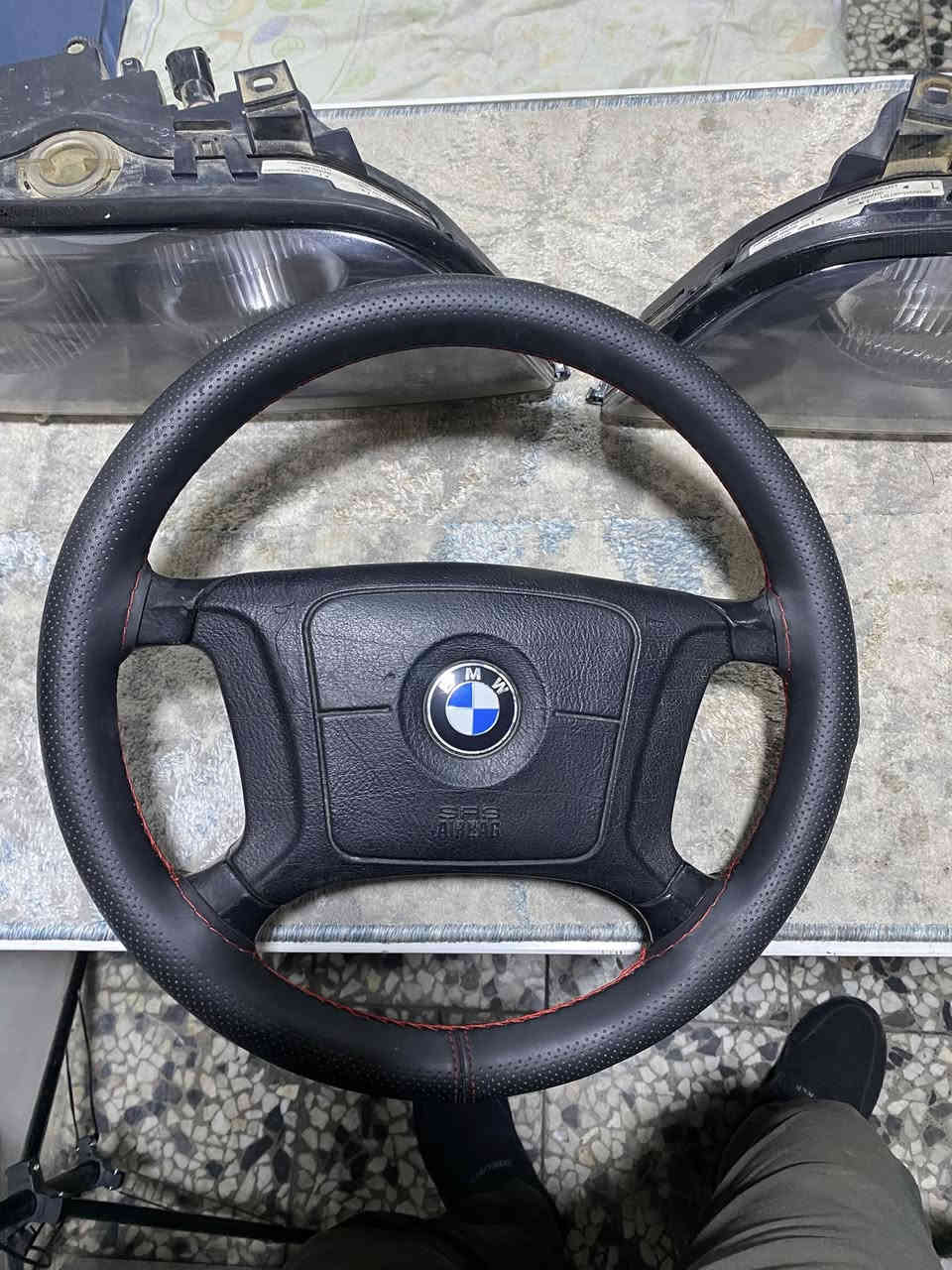 سلام عليكم لايتات صقر كاملات  السعر ٧٥            دركة بدون شريط ٤٠ الف اذا كلهن الغراض سعر ١٠٠ الف.  مكان نجف ***********
