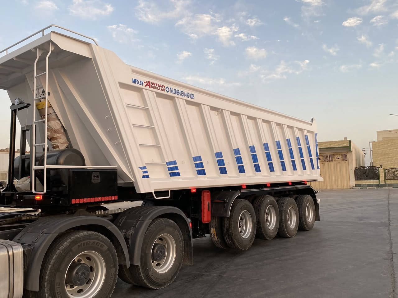 لبيع عربانه عبد الله جوهر موديل 2026 ربع محاور 2ثابت 2 علاك تخم تاير تخم ويل 36 متر بدون تعلاوه 33 مشتقله قليل مكان ناصريه /سعر  290 بيه مجال***********//////***********
