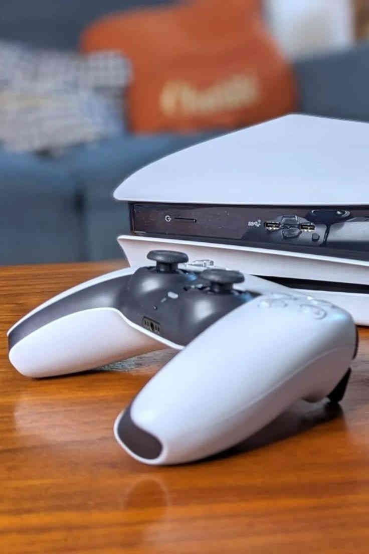 سلام عليكم  بلاي 5 امريكي  
نضافه 100٪ صار شهر من اخذتنه
  وانه ما مستعمله هواي لين بشغل
  مكاني البصره قضاء المدينه 
رقمي ***********
سعر 625وبي مجال
