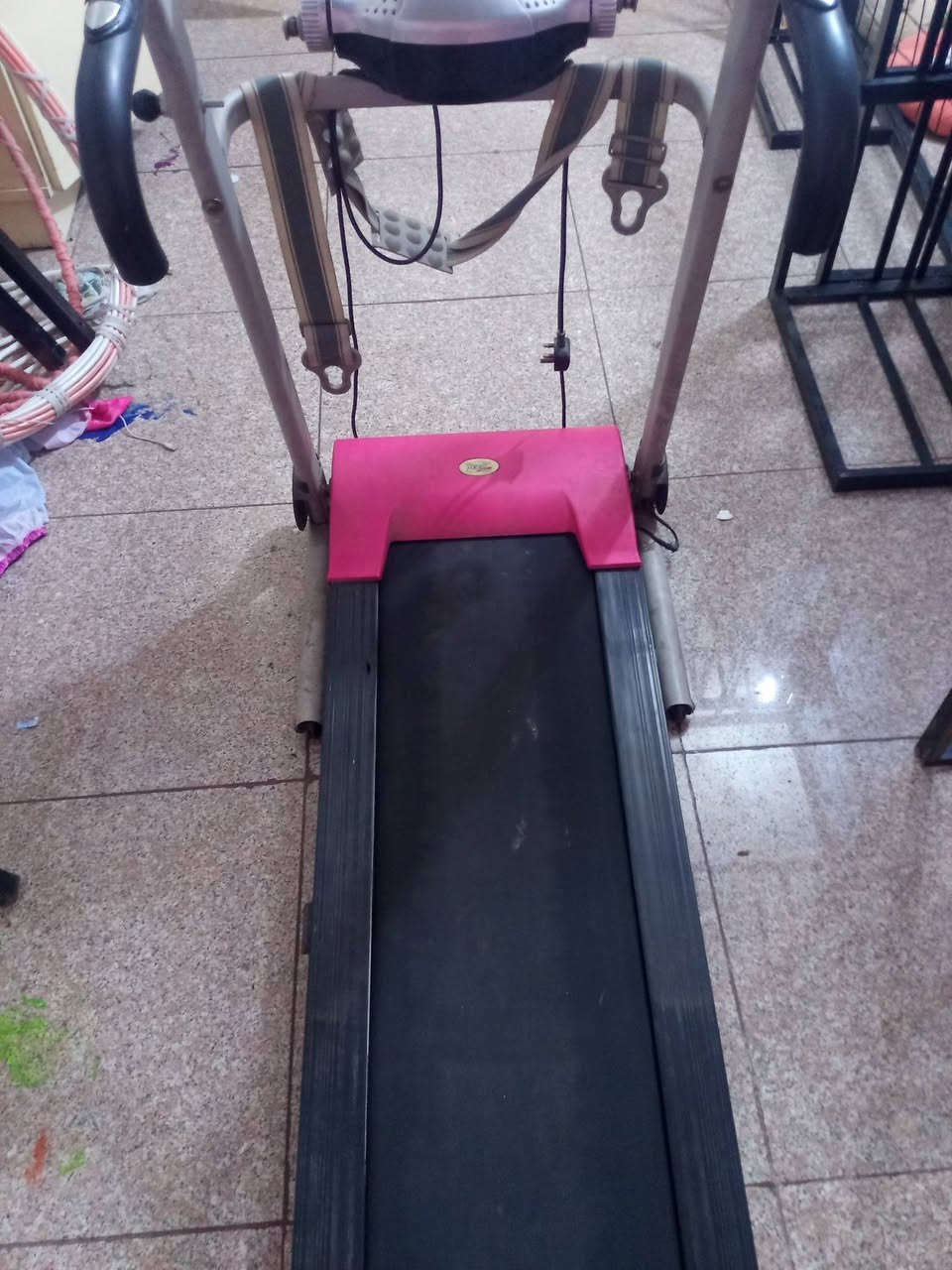 سلام عليكم جهاز جري نضيف وشغال يتحمل وزن 140مكانه بغداد سعره 160وبي مجال بسيط ***********
