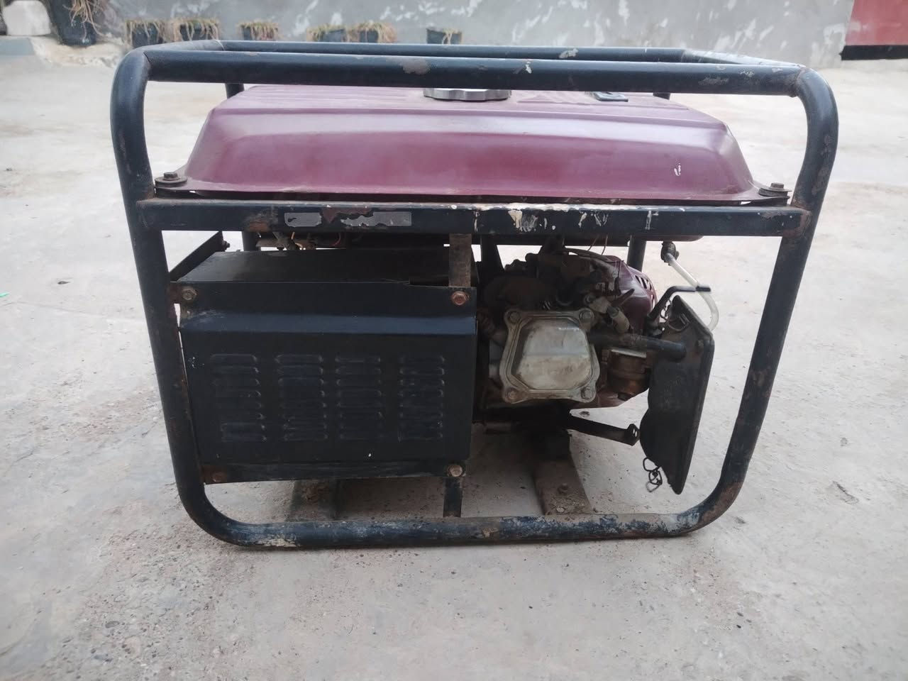 مولد البيع كلش نضيف كامل مابي شي شغال نص حبل يشتغل سعر 100 الاتصال على الرقم ***********
