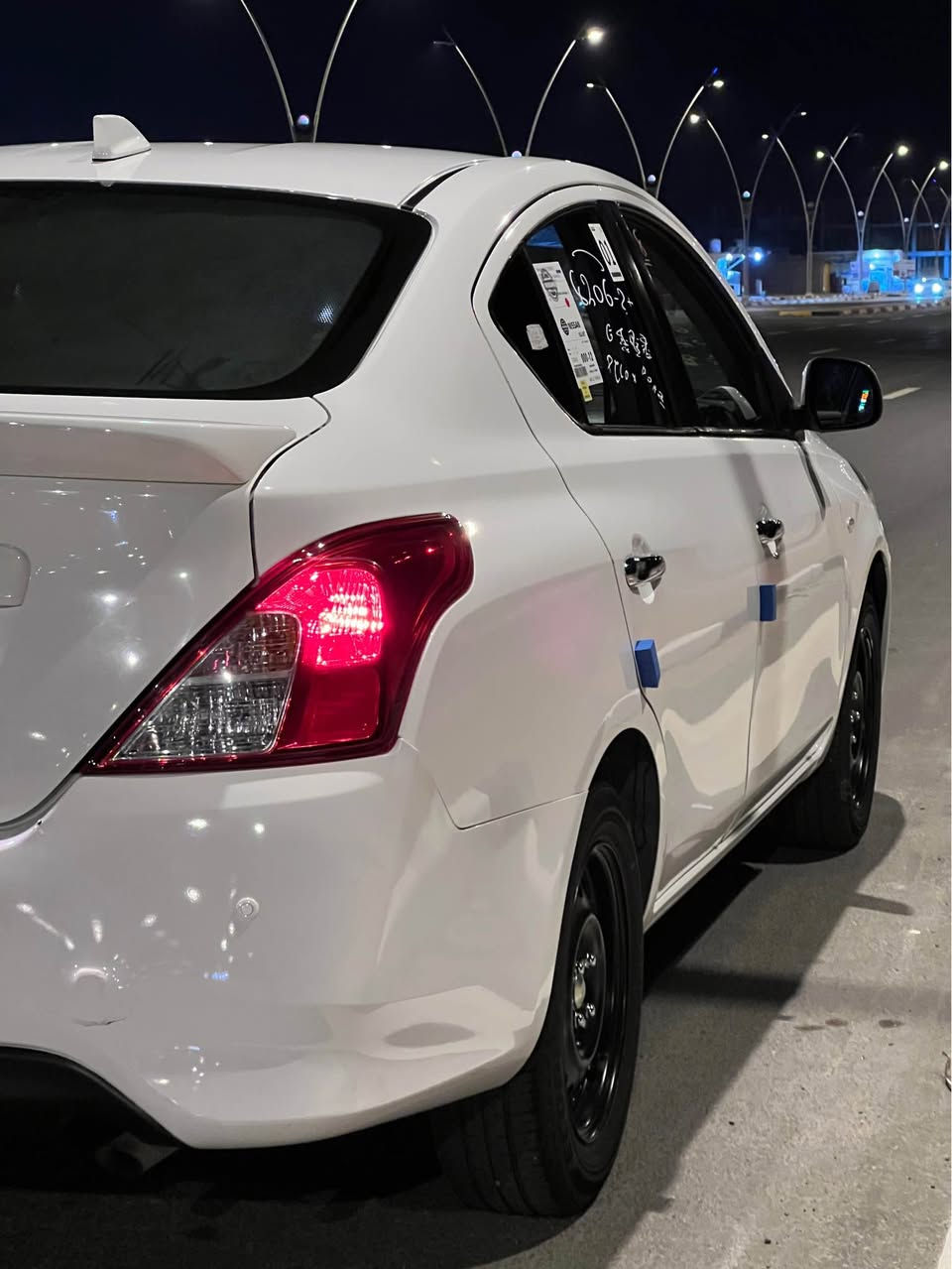 السلام عليكم نيسان صني هندي ام لبليته زركه شباك جديد مديل2024 سياره كفاله عامه ما عده بارد اقل شبر بلجاملغ لخلفي فقط وباقي كله كفاله عله وضع شركة سياره جديده شاشه كامره خلفيه حساس خلفي رقم اربيل سنويه ال2030 بسم شركة تريد تحويل تريد وكاله ودوشمه ارضيه سعرهه 126 مكاني بصره القبله رقمي *********** البصرة, العراق
