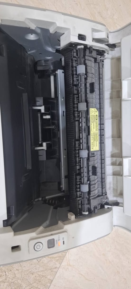 طابعة سامسونج  ML-2165W مستعملة للبيع
تشتغل ما بيها عيب لكن تحتاج كاترج جديد 
السعر  60 الف 
المكان كركوك حي تسعين


**إذا كنت صاحب هذا الإعلان وتريد حذفه لأي سبب، رجاءا أرسل رسالة إلى الدعم الفني**