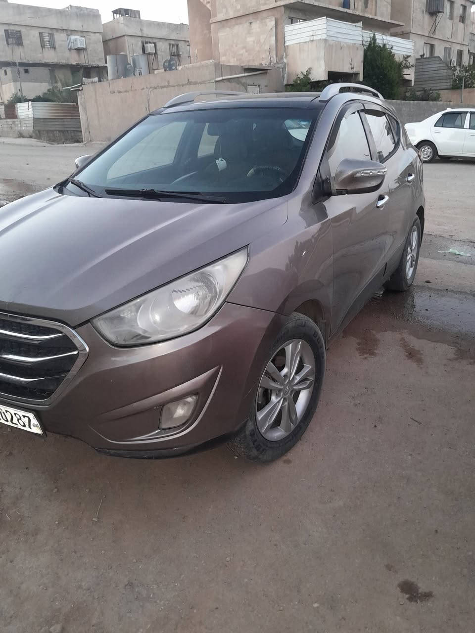 السلام عليكم
توكسن 🚙 موديل 2011
رقم أربيل جديد 👋 سنويه وهزه جديده 
بدون كاربون بانزين ⛽ شرط التحويل 🚦 فقط 
محرك وكير شرط 👋 
تبريد ثلج 🥶 مكيف الهواء 
طخم تاير طخم امامي خلفي جديد 👋 
📢 ظررها جاملغ خلفي صبغ والتكم بخ فقط وبدون دواخل شرط وكدام العين 👀 
🛑#السعر 115$💸 واذا عندك سياره مراواس هم استقبل الشراي يتصل *********** موصل جانب الايمن
