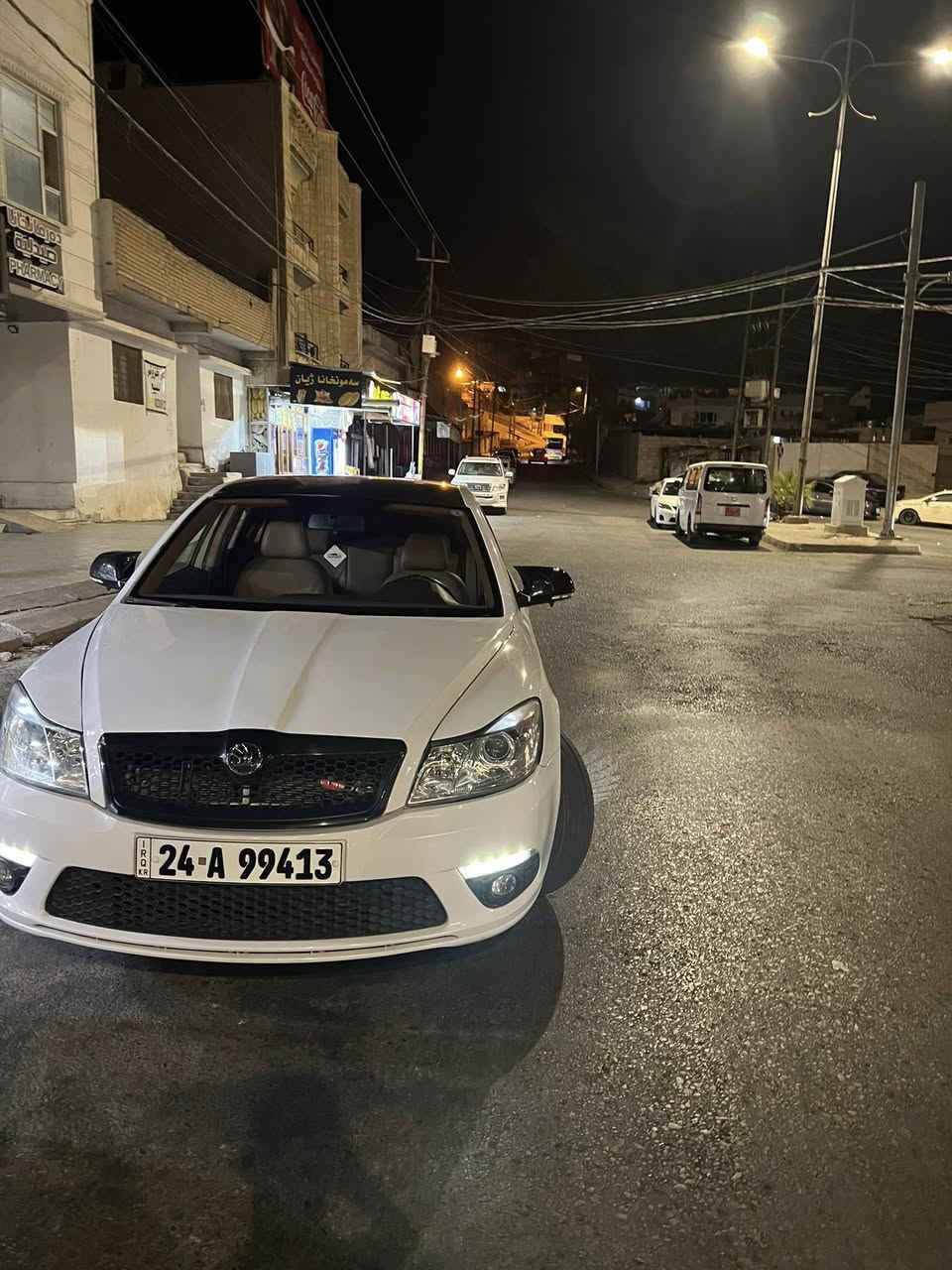 سكودا اوكتافا موديل 13 بدون دعم بيها فقط جاملغ كدام ويا ربع بوند بخ بدون ضربه ولا معجون شرط كير ومحرك شرط كير عادي محرك 20 تنفس طبيعي رقم وسنوية جديد مكان سياره دهوك 
سعر 100 ومجال اي استفسار 
***********
