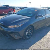 للبيع كيه فورت موديل 2024 موصفات تحكم جهتين حاكيه مانع نزلاق شاشه كبير...