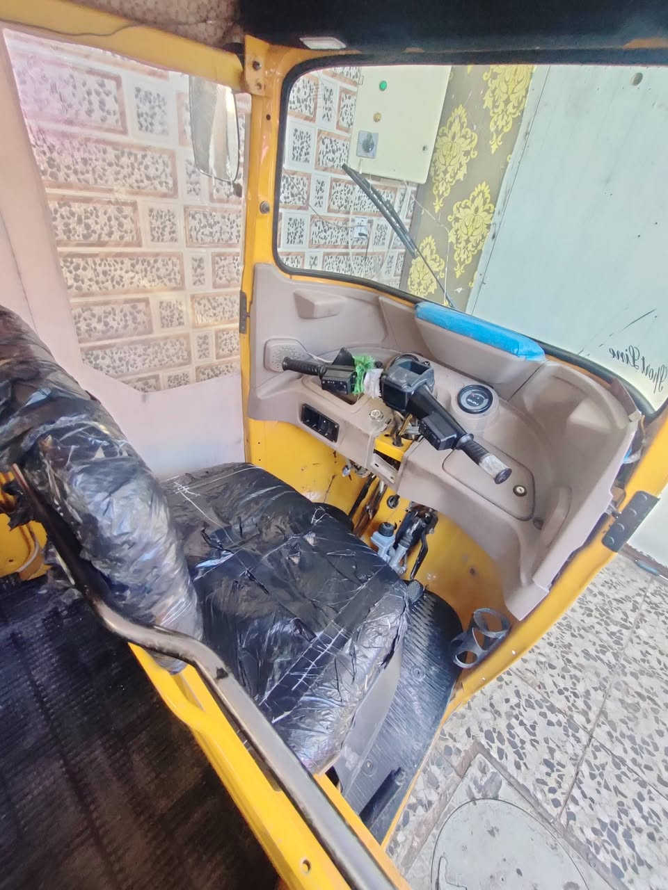 تكتك 21 مرقم رقم انكليزي جديد تحويل مباشر نضيفة ماناقصهة شي مكاني بغداد المشتل *********** متواجد فقط عل رقم
