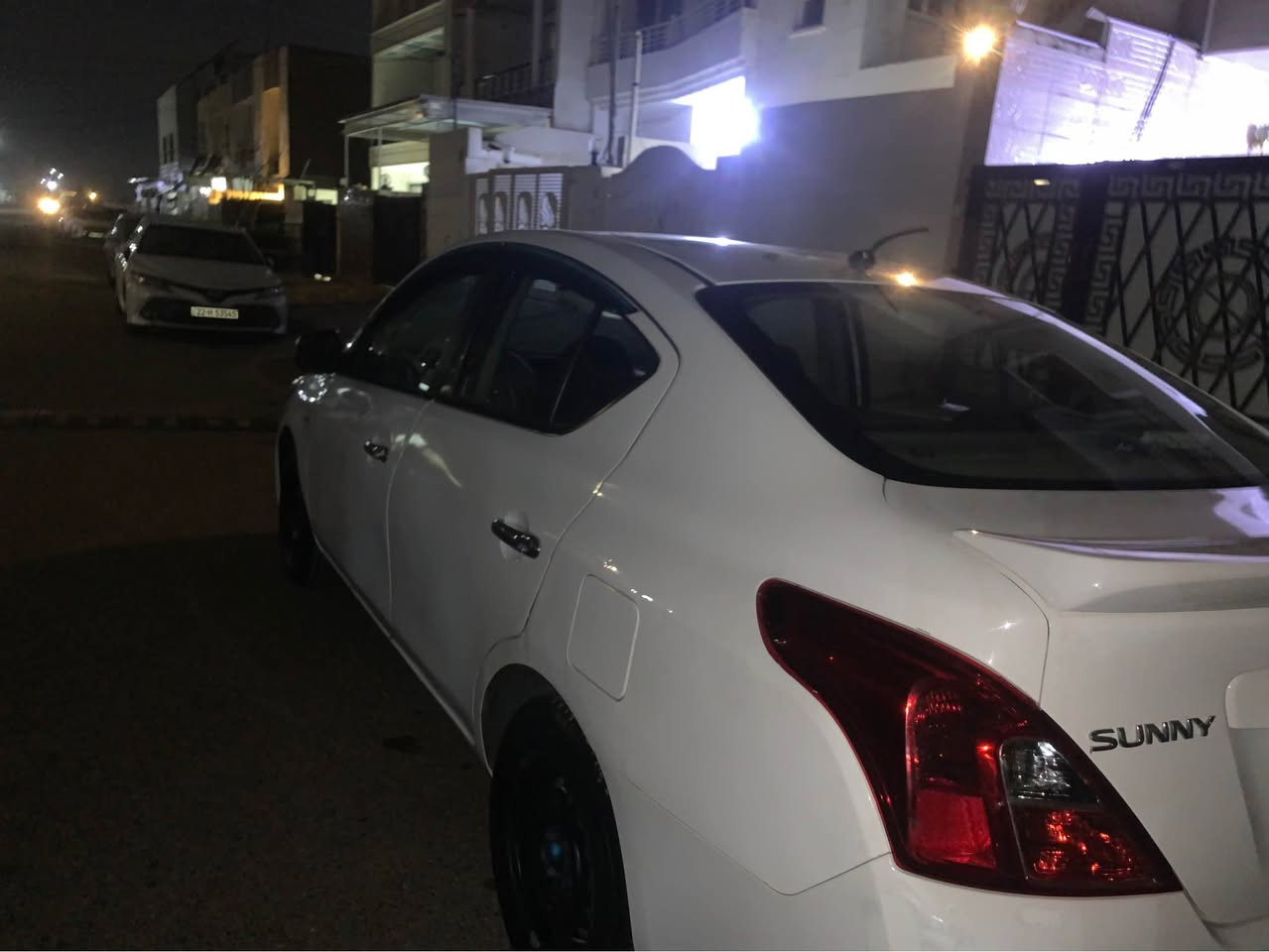 نیسان لاکشمیبای 2019
91هەزار کیلۆمەتر رۆیە
پشت و پیشی بەس لای چاملغی گرتویەتی بەس راستەکەی
بە نزبەت سبوغ 5پارچەی گۆرایە
نیو سەقفی تەعدیلە بی سبوغ بی مەحجون
بە سبوغ عام دەفرۆشم
رەقەم و سەنەوی نویە
غرامە و بە ناو کردن بە شەرتە
سحر 86 وەرەقە و مەجالەکی برایەنە
*********** Singapore
