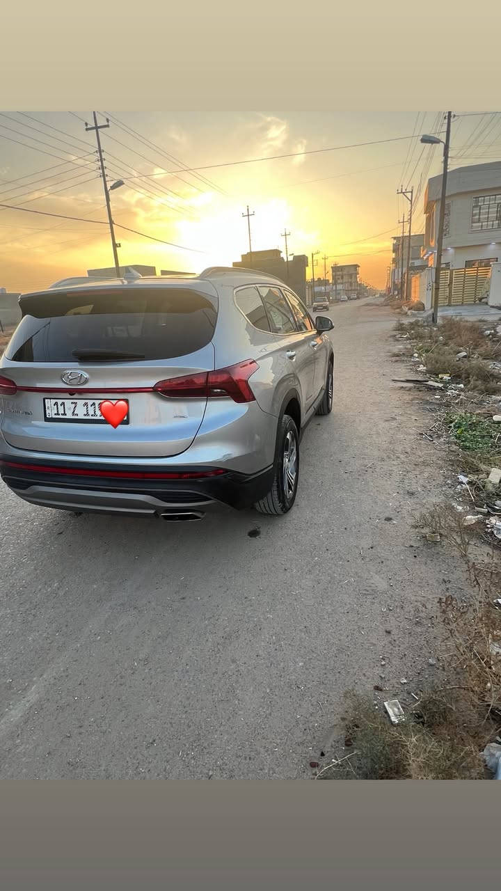 هيونداي سنتافي HTrac(هاترك) لمتد 2023 دفع رباعي
حجم المحرك 2500    
رقم ***********/
السعر 220
المواصفات:-
1- مفتاح ذكي بصمة + التشغيل عن بعد .
2-  كير بنظام الازار المنفصلة الاصدار الجديد ( بيانو)
3- كير ماوس ثانوي لأوضاع القيادة / Drive Mode 
‏Comfort - Smart - Sport 
4- نظام HTRAC الحديث.
5- هاند بريك بصمة 
‏6 - Auto Hold  أوتو هولد
7- خاصية ISOFIX   ايزو فكس قفل الاطفال
8- نظام مانع الانزلاق
9 - نظام نزول المنحدرات.
10 - نظام اطفاء المحرك (A) ذاتيا في الازدحامات لتوفير الوقود
11- شاشة تدعم Apple Car play و Android وبلوتوث مدمج والأوامر الصوتية
12- الشاشة الوسطية حجم كبير 12 انج مع دعم الملاحة بالخرائط GPS وبوصلة للاتجاهات
13- شاحن هاتف wireless
14-  مخارج شحن USB وتشغيل الميديا
15- منافذ للطاقة كهرباء 12فولت ومنفذ 110 فولت
16-  المرايا الجانبية قابلة للطي + نقطة عمياء + هيتر + اشارات
17- مرايا جانبية بخاصية الترحيب والفتح عند الاقتراب والاضاءة في الضلام
18-  الصندوق كهربائي ذكي يفتح عند الاقتراب
19- حساسات ضغط الاطارات 
20- حساسات أمامية / جانبية /خلفية
21-  كامرة اضافية لتقنية منع الخروج عن المسار
22- ميزة التوقف الذاتي للمركبة منعا للاصطدام عند القيادة او الرجوع
23-  المركبة تعيد نفسها للمسار الصحيح عند عدم الانتباه
24- لايت زينون رباعي العدسات بتقنية High Beam الانارة الذكية + LED  نهاري 
25- بك لايت LED مميز مدعوم بتقنية ضد الضباب لاوضح رؤية للمركبة

26- كاميرا دوارة 3D تفاعلية متعددة الاوضاع
27- اضاءة داخلية LED تقنية Ambient Light متعددة الالوان 
28- مرآة داخلية بخاصية التعتيم الذاتي 
29- سستم صوت هارمن كاردن 10 سماعات محيطية مع دمام وتويترز 
30-  نظام القيادة الذاتي الذكي في الشوارع المخططة 
31- مثبت السرعة Cruise وميزة التباعد عن المركبات
35- خاصية المايك 
32- حساس حراري بسقف  السيارة بتحذير صوتي في حال نسيان الاطفال في المركبة
33- قفل الابواب والنوافذ / خاصية عدم العبث للاطفال
34- القفل المركزي للابواب وعدم الفتح عند مرور مركبة بشكل قريب من السيارة 
34- مقعد السائق خاصية الخزن وميزة الخروج المريح عند الاطفاء
36-  المقاعد الامامية كهرباء +تدفئة
37- شفتات رياضية بالمقود
38-  التبريد والتدفئة تحكم شاشة وتحكم يدوي ايضا
39-  التبريد امامي خلفي مناخ منفصل

40- قبضات أبواب ألمنيوم مع خاصية الانارة ليلا
41- حساس لمس ابواب لفتح وغلق باب السائق والراكب
42- ماسحات امامية حساس / تشغيل تلقائي وسرعة حسب غزارة المطر
43- ماسحة خلفية حساس /  تشغيل تلقائي عند المطر
44- اريل نفكيتر مدمج بتقنية التقاط بث الراديو HD
45- الصندوق كهربائي ذكي يفتح عند الاقتراب
