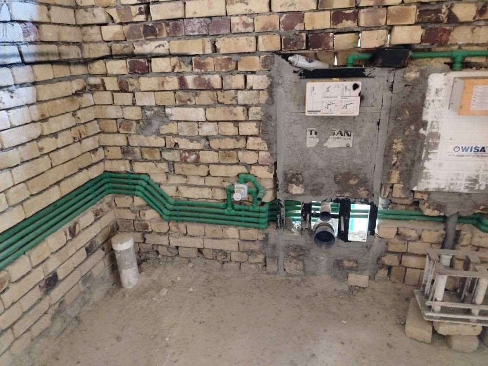 تريد تأسيس "درجة أولى" وما يخر بعد سنة؟ 🏠💧
​يا جماعة الخير، البيت ينبني مرة وحدة بالعمر، والسباكة هي "عصب البيت". لا تخلي شغلك بيد أي واحد وبعدين تندم على الكاشي والصبغ!
​أنا الأسطى [كاظم ]، متخصص بـ تأسيسات الماء والمجاري بأحدث الطرق:
✅ تأسيس دفن وظاهري (بوري حراري، PPR، أو نبرو).
✅ فحص الشبكة بالضغط قبل الدفن (حتى تنام رغد).
✅ ترتيب المجاري والمخارج بوزن دقيق (ماكو ريحة ولا انسداد).
✅ شغل نظيف وهندسي يريحك بالتركيبات النهائية.
​شغلنا أمانة، والضمان بالعمل قبل الكلام.
📍 نشتغل بكل مناطق: [واسط ]
📞 اتصل وما يصير خاطرك إلا طيب: [كاظم  تاسيس الماء💦 مجاري صحيان 🚽ترميم وسعار مناسبة 💵وشغل درجة ولة ✅✅
🆚***********
