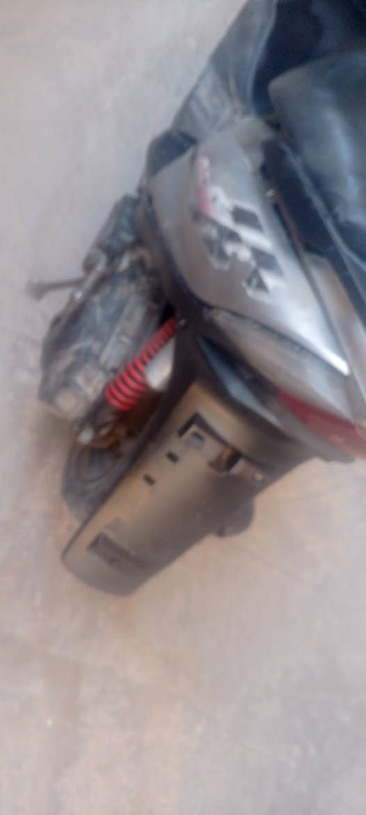 السلام عليكم دراجة ماكس 140 كهربائيات كاملة تايرات 2جدد دراجة كاملة وحلوة محرك نضيف حيل ونشط   كاملة سلف وهندر  السعر 250قفل مكان عبايجي ***********
