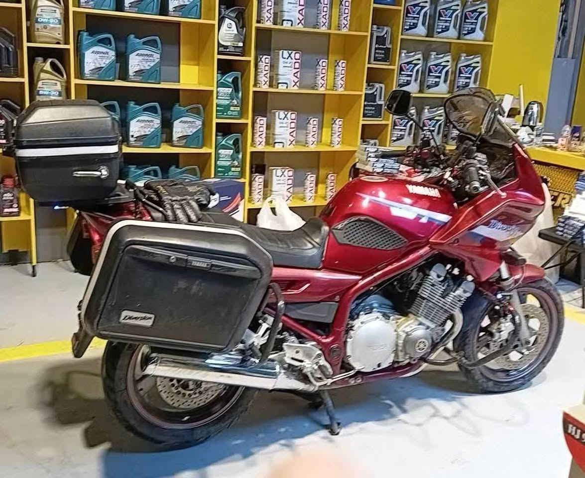 ياماها 900 دفرسون  مدني اوارق مكاتبه بدون رقم  اخوان اختصار للتوضيح تجي واقع حال وتشوف بعينك كامل من كلشي ماكو اي نقص بيها محرك كير كلج كهربائيات بلادي نضيف سعر 27 عنوان دورة ابودشير  *********** ابوحسين بيها مجال،،
