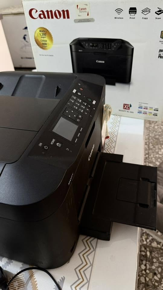 طابعة كانون MAXIFY MB2140
الطابعة كلش نظيفة ومستعملة سنة بس وبيها عطل لان انتركت
واحتمال الهيد عاطل، قيم بالسعر اليعجبك 
***********
