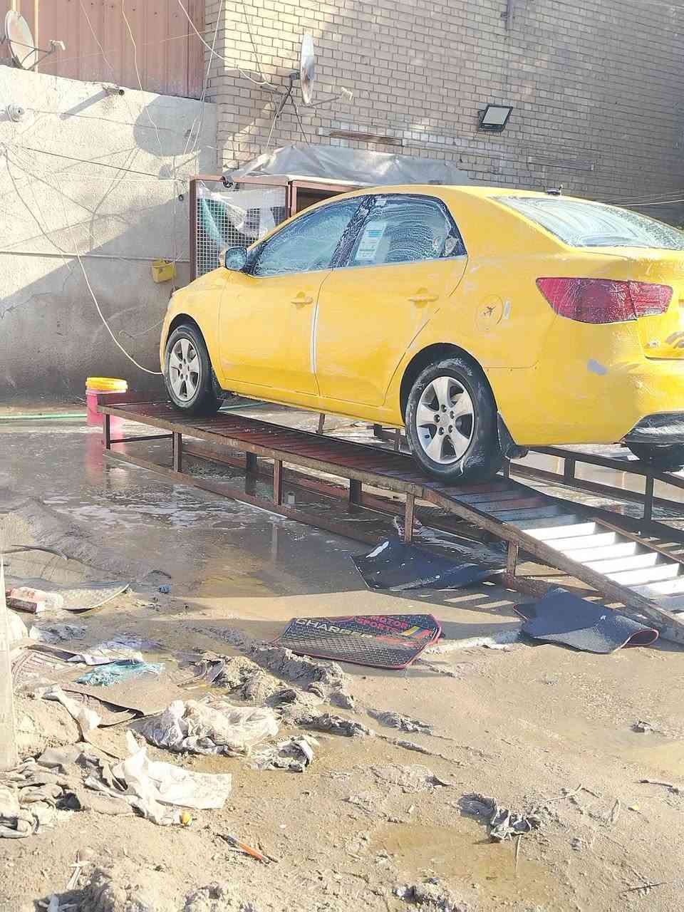 كيا فورتي2010 مكينه 2000 السياره بيه فتح  حلوه وخير من الله كير مكينه  السياره بسمي تحويل ثاني يوم حدثه جمالغ  بدون دواخل   السعر تصل ***********
