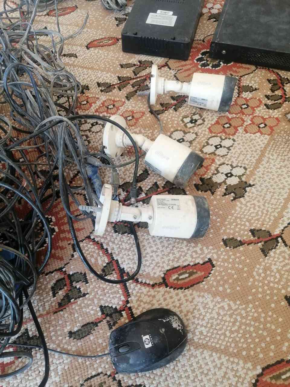 السلام عليكم كامرات مراقبه للبيع ***********
