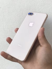 آيفون ٨ بلس • ٦٤ • يحتاج شاشة