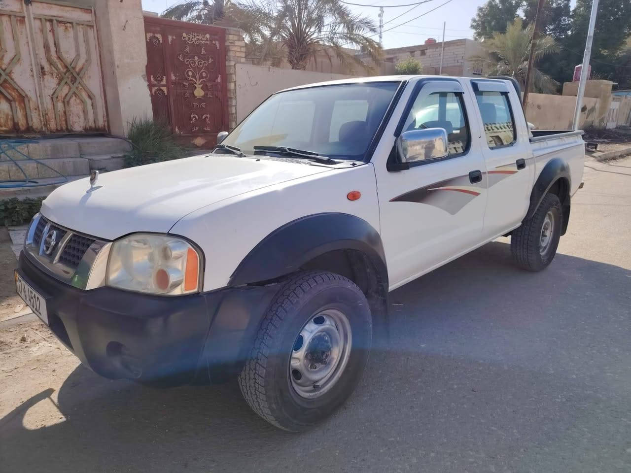 بيك اب نيسان فور ويل موديل 2012 مكفول فقط بيه بارد بالباب العنوان ناصريه  السعر السعر 130 ورقه
***********
