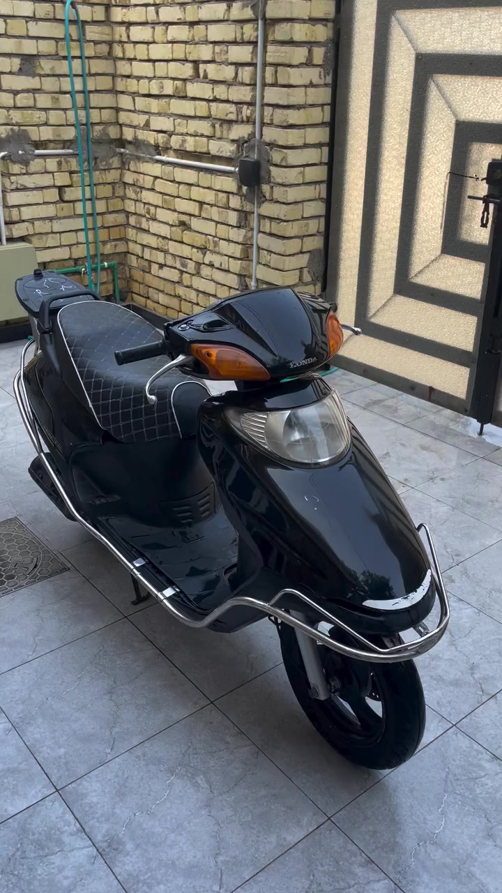 سبيسي ياباني الدراجة كلها بلاد كفراتها الاصلية مستعجل على بيعتها السعر 550
***********
