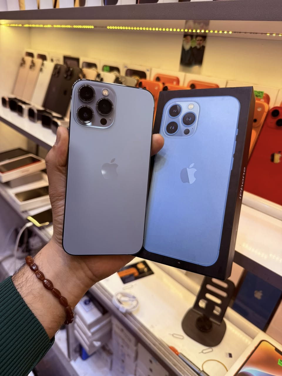 ايفون 13 برو ماكس ذاكرتة 256 بطارية 🔋 95‎%‎
نظيف جهاز بلادي للبيع او مراوس مكاني النجف 
استفسار اكثر اتصال او واتساب 
***********
عندك جهاز للبيع دزة خاص او مراوس هم دزة
