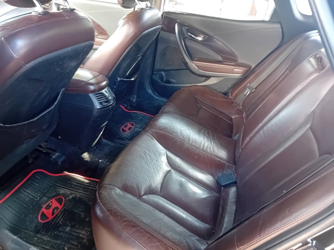 سياره ازيره ٢٠١٤وارد خليجي للبيع للاستفسار ***********
