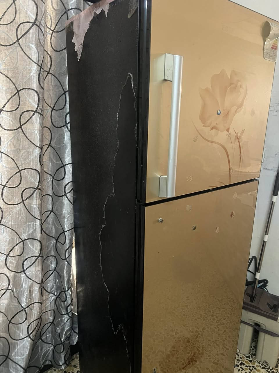 مرحبا غراض مستعملة للبيع
طباخ كريازي نظيف  ٢٥٠ الف 
ثلاجة ايكور تركي ١٧٥ الف مبدل ماطور جديد 
غساله ال جي ١٣ كيلو ٢٠٠ الف 
الاسعار بيها مجال 
الحرية شارع ٣٠


**إذا كنت صاحب هذا الإعلان وتريد حذفه لأي سبب، رجاءا أرسل رسالة إلى الدعم الفني**