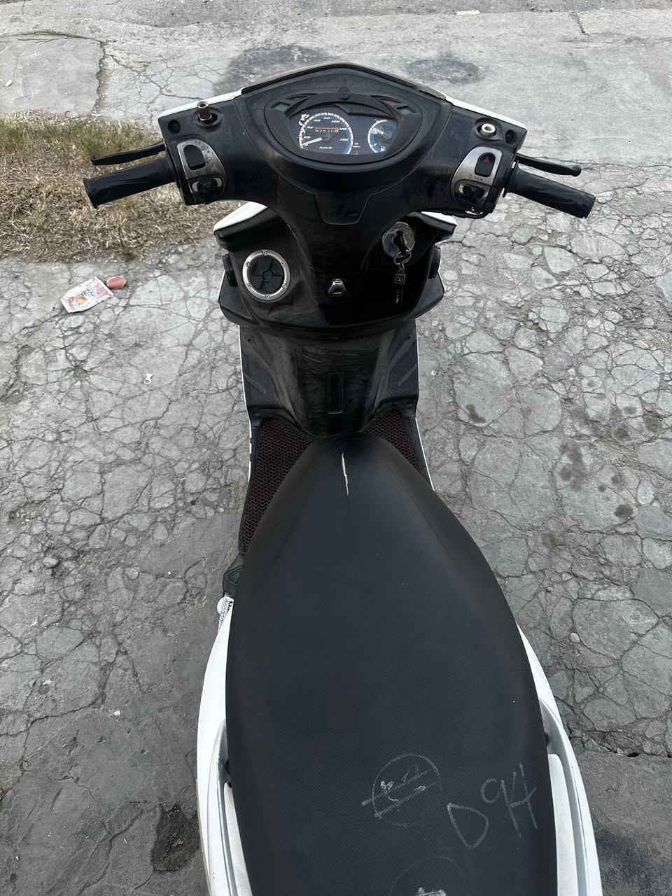 سلام عليكم جيتي ار للبيع الدراجه مكفوله بلاديه برغي ما مفتوح بيه وتعال فحص شوفت عينك الدراجه الدراجه بيه دواسه وبيه منظومه زنون وبيه اشاير خلفيه لد دراجه تتعب تكول جديده دراجه نكره سلف وكله شغال كهربائيات السعر مليون وبيه مجال  مكاني بغداد البياع حي العامل ***********
