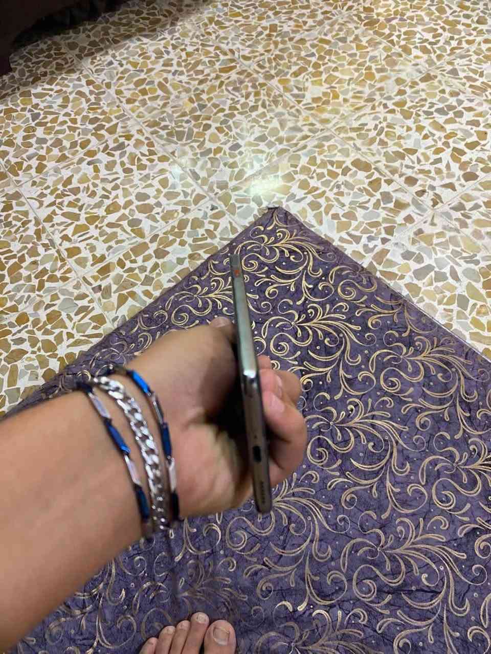 تكنو كامون 40 عادي للببع او مراوس
ذاكره 256 
رام 16 
جهاز مامفتوح شرط وضد الماء + شاشه بيها شوي شخوط بس شرط مامبدله ولا ملعوب بيها الله شاهد جهاز مال بيت رقمي ***********
