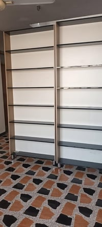 فاترينات • 1م×20سم×2.5م • مستعملة شهر