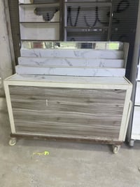 ميز عطور مركزه للبيع للاستفسار اتصال على الرقم ٠٧٥١٩٤١٨٧٨٦ واتساب موجو...