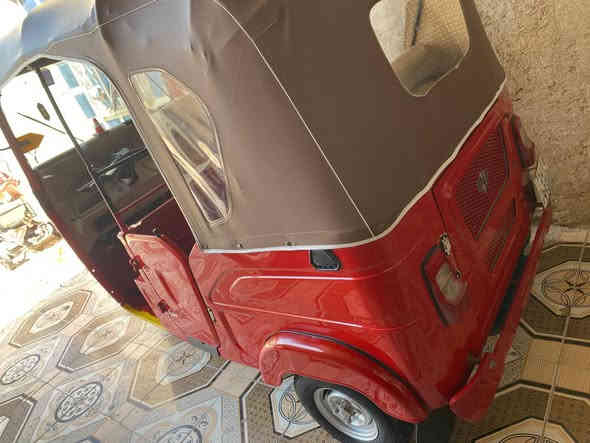 سلام عليكم تكتك كفالة عامة رقم وسنوية
تكتك ما عوزهة شي كبل لشارع من كهربايات من تايرات من جادر من كلشي 
مكاني بصرة قرنة حي سلام 
رقمي ***********
(سعر9500) وبيهة مجال بسيط
