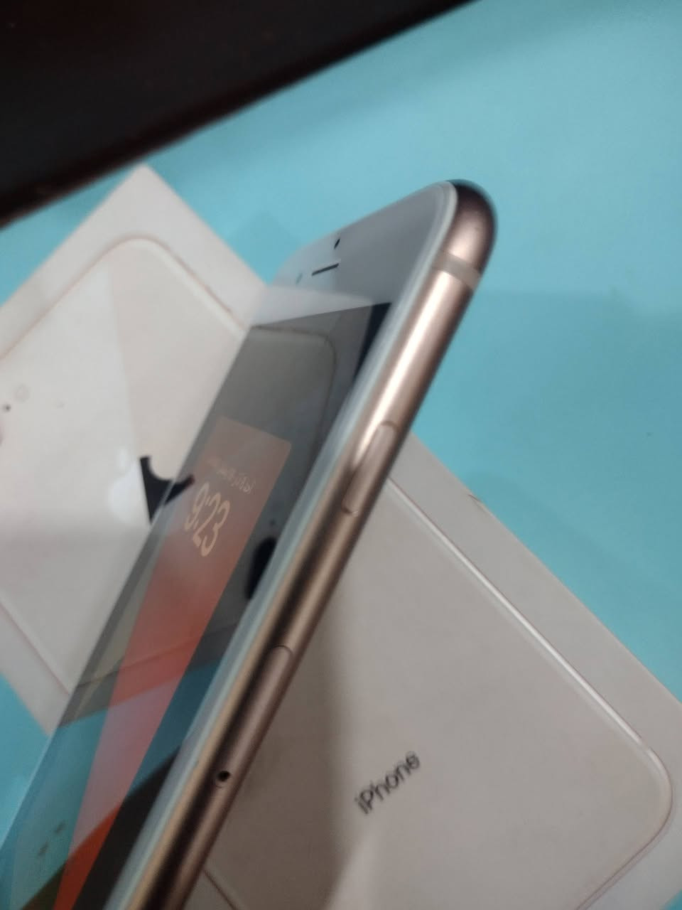 ايفون 8 بلس مبدل شاشه وبطاريه وسماعه 
بطاريه ضمان 10 اشهر يم الشركه 
نضيف كلش 
100 الف رايده بدون شاحنه فقط كارتونه وموبايل
اتصال او اتساب .***********
نجف مكتب الرشيد
