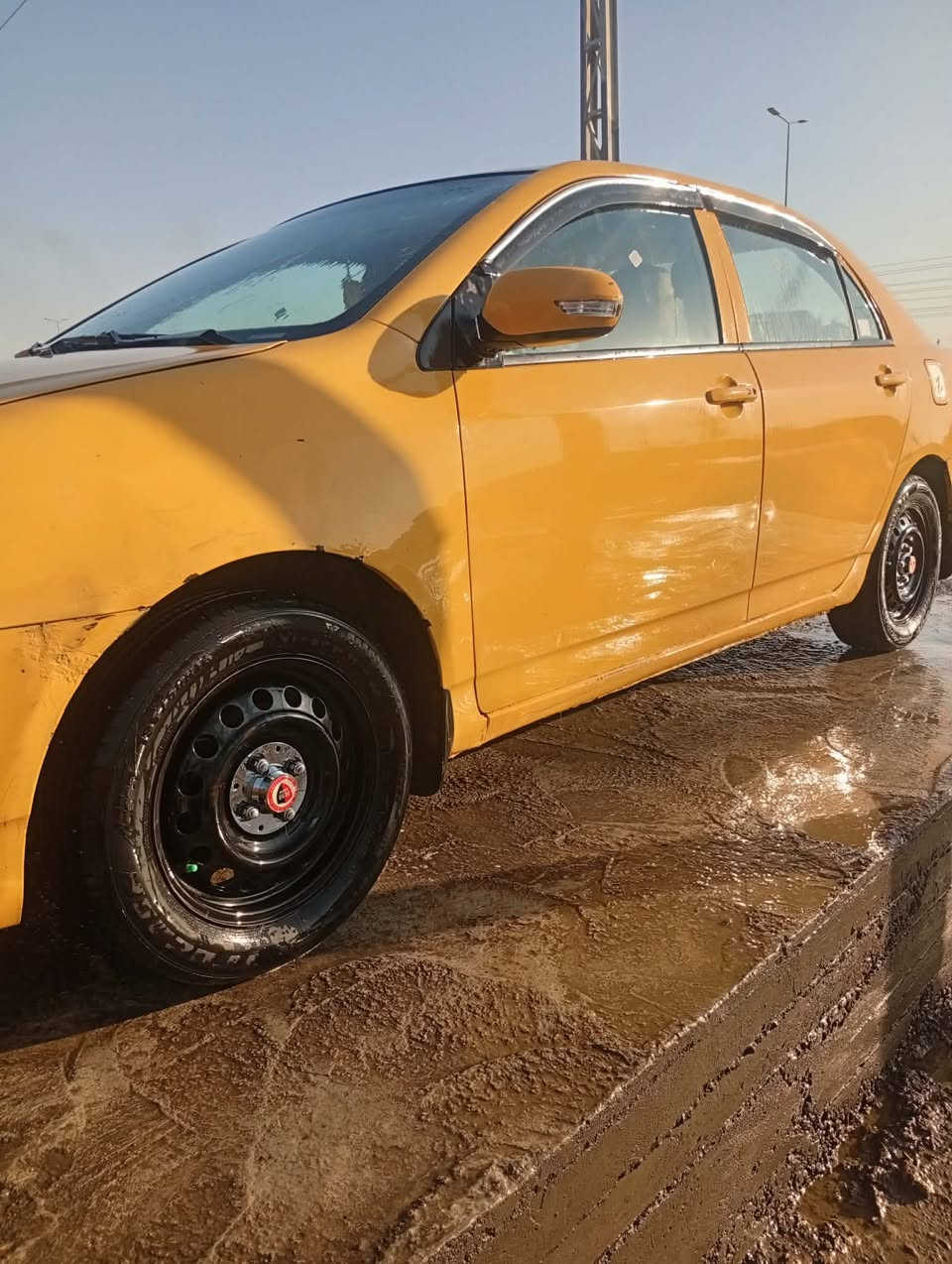 السلام عليكم سياره بي واي دي للبيع موديل 2013 مكينه وكير كوريلا حداديه فول مابيها اي نقص هيئه مصفره السياره نظيفه وشغاله وبأسمي المكان بابل للتواصل الاتصال على الرقم ***********
